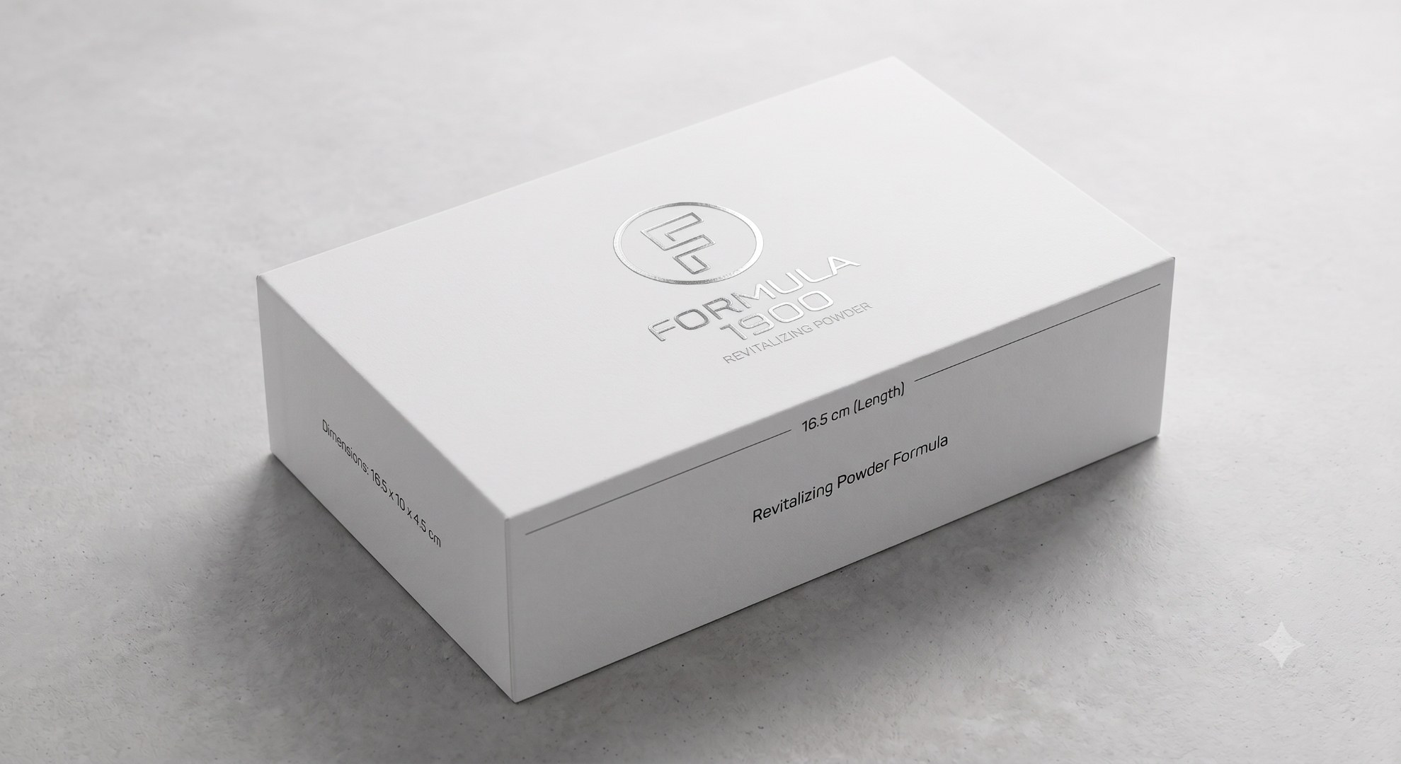 The closed Formula 1900 presentation box.